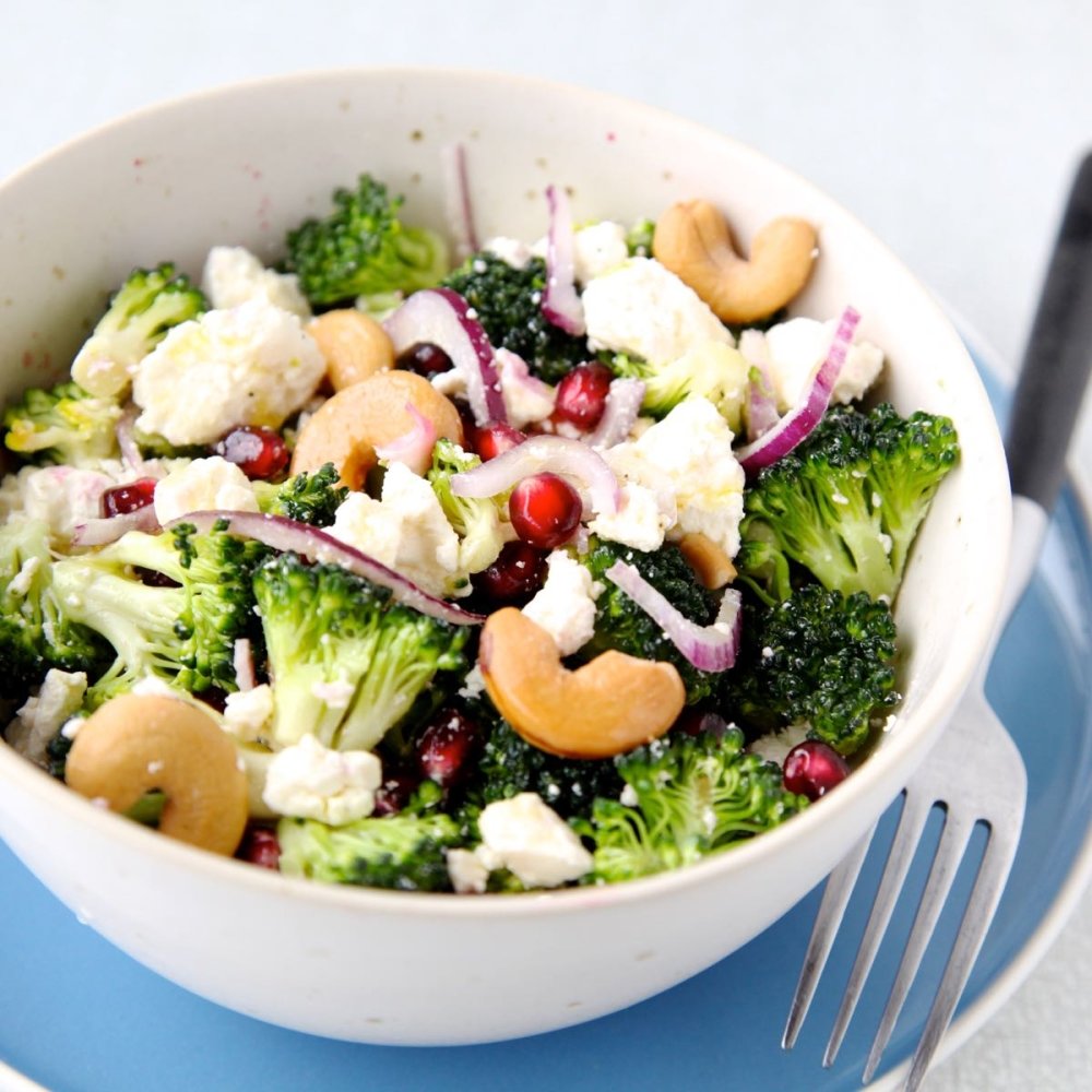 Rauwe Broccolisalade Met Feta En Granaatappelpitjes Liefde Voor Lekkers